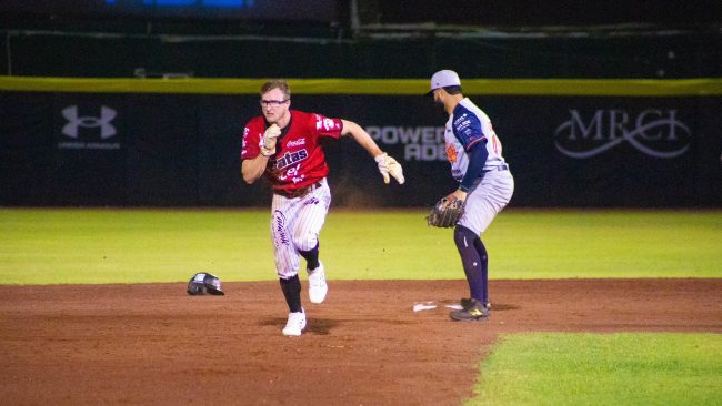 Piratas de Campeche vs. Tigres de Quintana Roo, juego inaugural 2025, 1o de la serie, 5×3, del 180425 en Campeche, Andrew Stevenson
