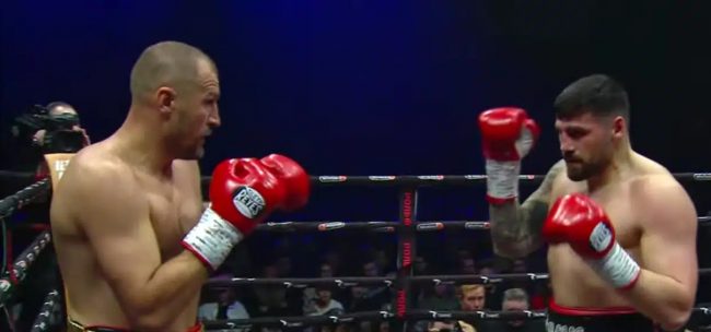 Sergey Kovalev vs. Artur Mann gkot 7 del 180425 en Cheliabinsk, Rusia, pelea del retiro para Kovalev