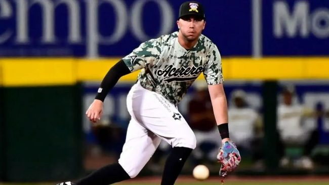 Diosbel Arias, contratado por los Leones de Yucatán del 120525