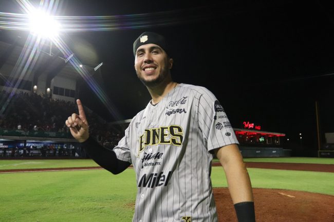 Leones de Yucatán vs. Piratas de Campeche, juego 36, 3o de la serie, serie para los Leones, 3×1, del 290525 en Campeche, Diosbel Arias, jonrón del triunfo con 2 a bordo en la 8a