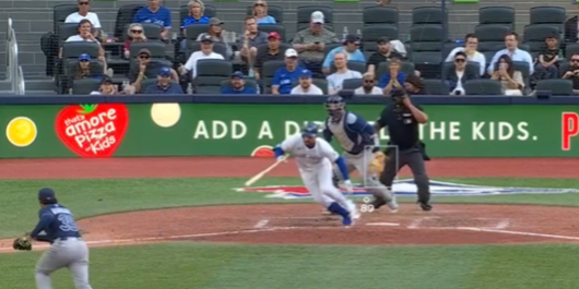 Manuel Bolón Rodríguez vs. Anthony Santander, 8a entrada, rola a sus manos y lo tocó para ponerlo fuera, Rays 8×3 a Toronto, del 150525 en Toronto