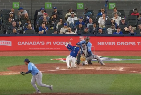 Manuel Bolón Rodríguez vs. Daulton Varsho lo ponchó tirándole, Rays 11×9 a Toronto 1 del 130525 en Toronto, colgó dos ceros