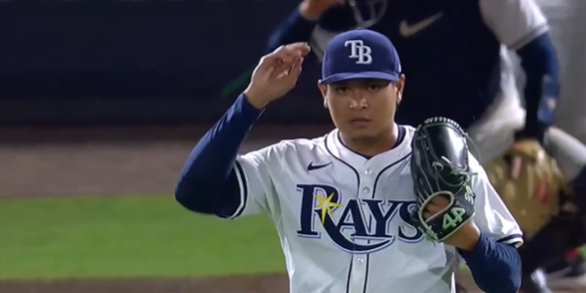 Manuel Bolón Rodríguez vs. dominicano Johan Rojas, le dio hit, 6a entrada, Filis 7×0 a Rays, 1 del 070525, Bolón aceptó dos hits y una carrera, en Tampa