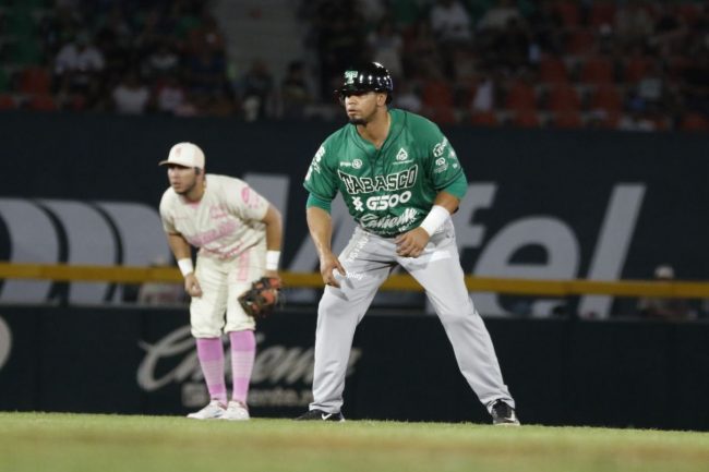 Olmecas de Tabasco vs. Leones de Yucatán, juego 33, 3o de la serie, serie para los Olmecas, 8×6, 4 del 250525 en Mérida, Diosbel Arias con Domingo Leyba