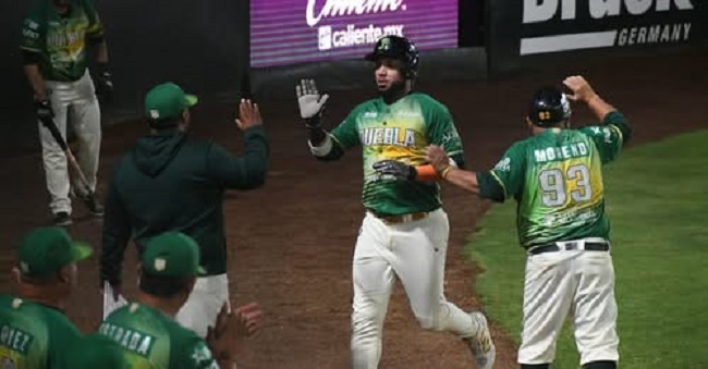 Pericos de Puebla vs. Leones de Yucatán, juego 22, 1o de la serie, 11×3, 8 del 130525 en Puebla