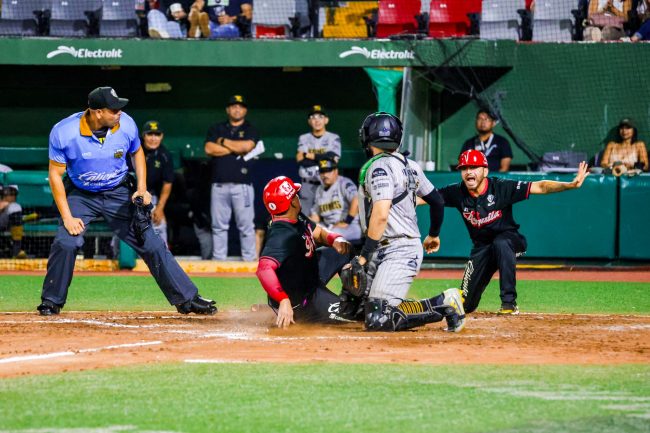 Águila de Veracruz vs. Leones de Yucatán, juego 59, 3o de la serie, serie para el Águila, 9×5, 1 del 260625 en Veracruz