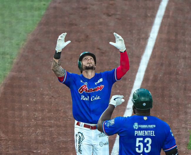 Bravos de León vs. Leones de Yucatán, juego 39, serie para los Bravos por barrida, 4×1, 9 del 010625 en León, Danny Ortiz, dos jonrones