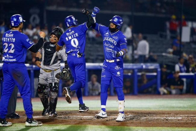 Charros de Jalisco vs. Leones de Yucatán, juego 49, 1o de la serie, 14×6, 4 del 130625 en Zapopan, Allen Córdoba jonrón en la 2a con Mallex Smith, Joshua Fuentes y Ramón Cabrera de cátcher
