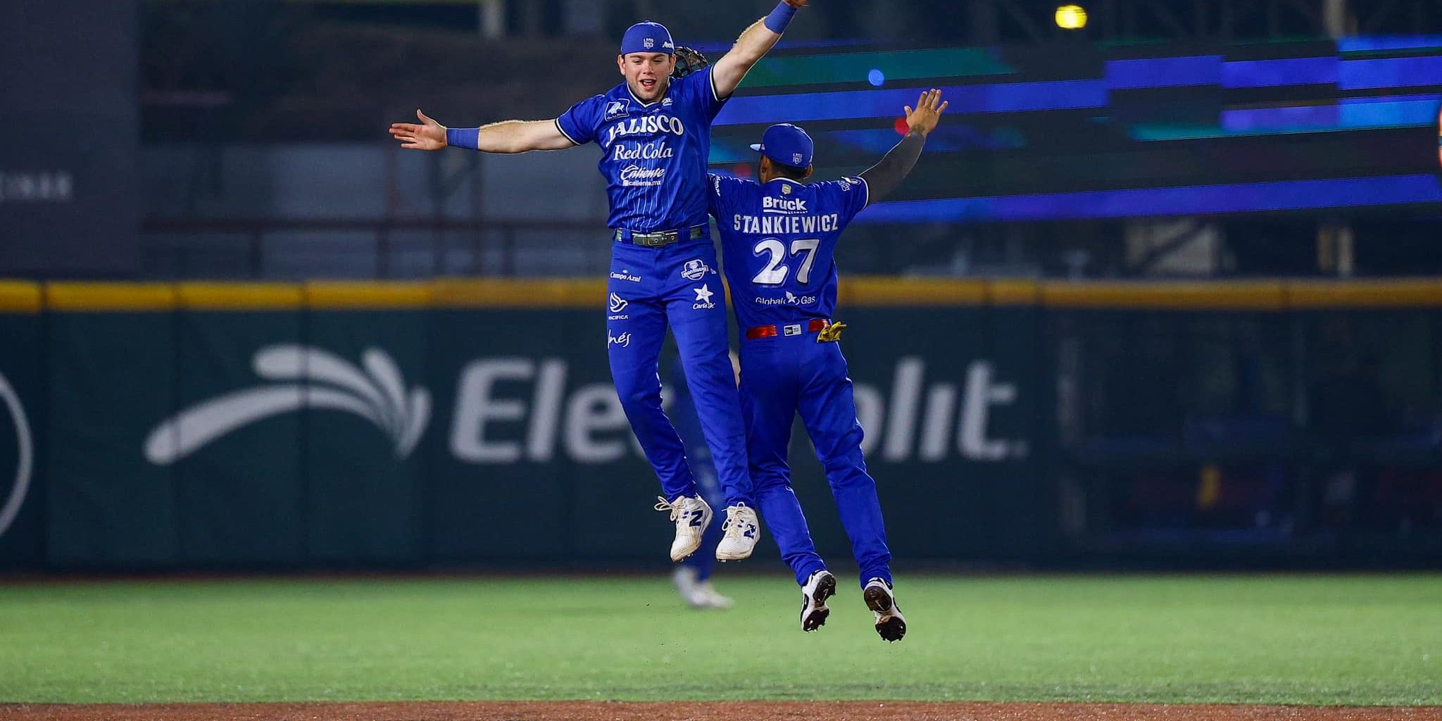 Charros de Jalisco vs. Leones de Yucatán, juego 49, 1o de la serie, 14×6, del 130625 en Zapopan, Mateo Gil y Dan Stankiewicz