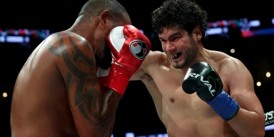 Gilberto Zurdo Ramírez gdu 12 a Yuniel Dorticos retuvo campeonato mundial crucero AMB y OMB de 280625 en Anaheim