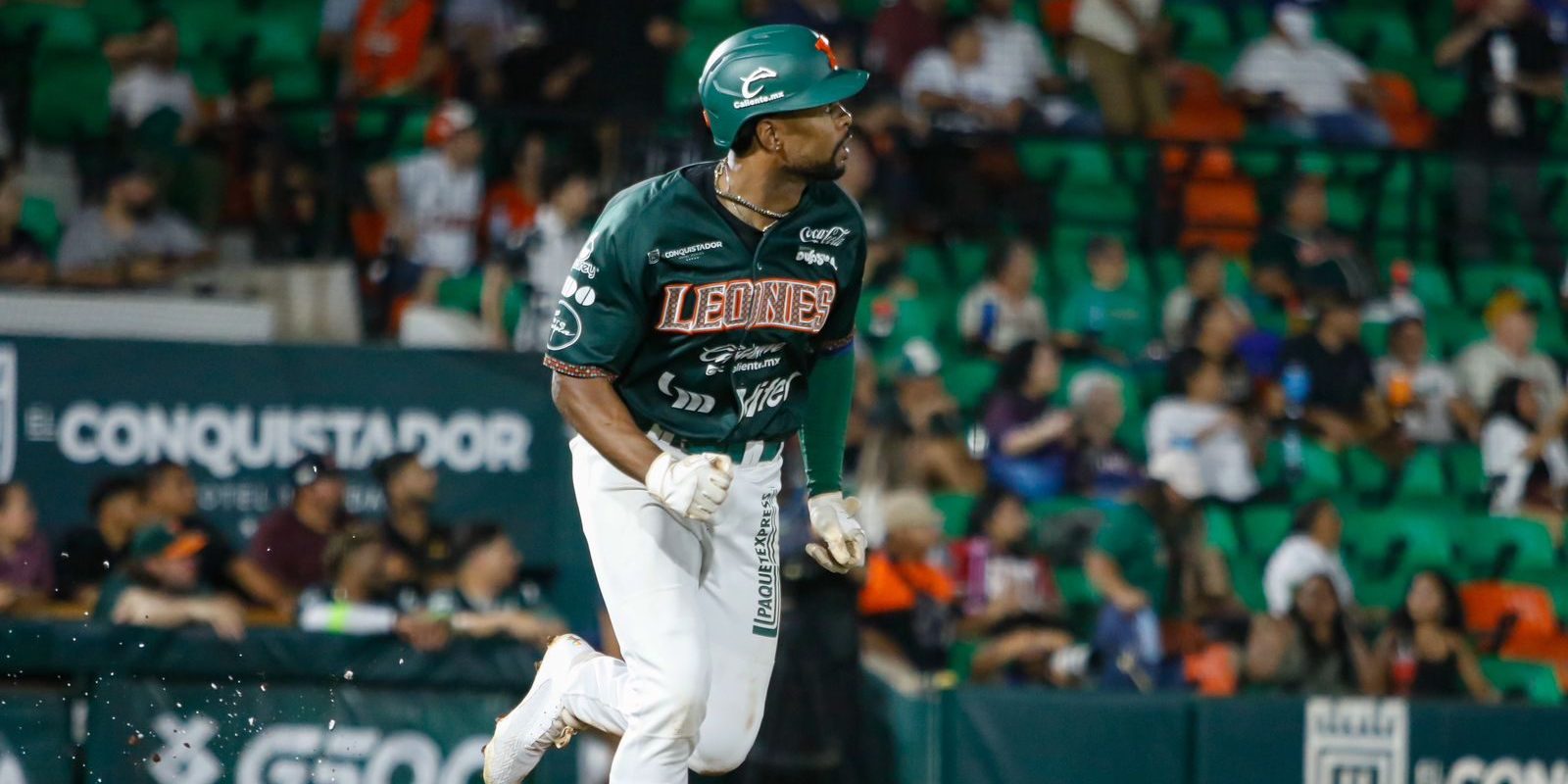 Leones de Yucatán vs. Conspiradores de Querétaro, juego 41, 2o de la serie, serie empatada, 7×4, 5 del 040625 en Mérida, Wynton Bernard, jonrón