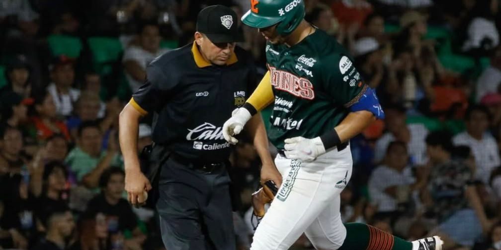 Leones de Yucatán vs. Guerreros de Oaxaca, juego 45, 3o de la serie, serie para los Leones, 8×4, 2 del 080625 en Mérida, Diosbel Arias con umpire Héctor García