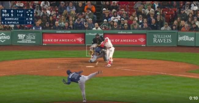 Manuel Bolón Rodríguez vs. Ceddanne Rafaela, hit en la 8a, Rays 10×8 a Boston, del 090625 en Boston