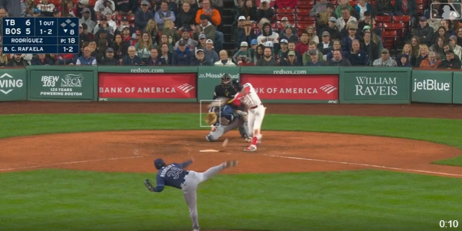 Manuel Bolón Rodríguez vs. Ceddanne Rafaela, hit en la 8a, Rays 10×8 a Boston, del 090625 en Boston