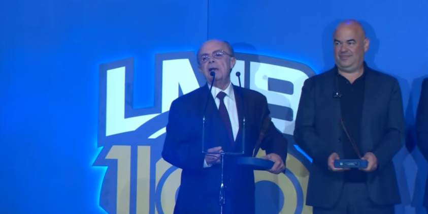 Plinio Escalante Bolio, designación mejor ejecutivo en los 100 años de la LMB, 1 del 270625 en ceremonia en la CDMX con sobrino de Roberto Mansur Galán
