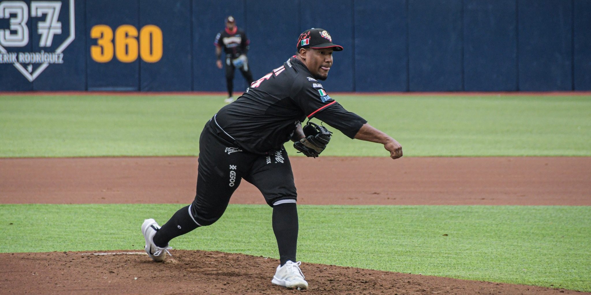 Guerreros de Oaxaca vs. Leones de Yucatán, juego 82, 2o de la serie, serie para los Guerreros, 8×0, del 260725 en Paxaca, Edwar Colina, abridor y ganador