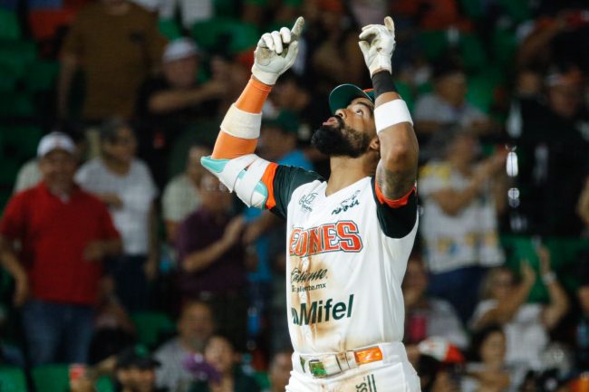 Leones de Yucatán vs. Piratas de Campeche, juego 72, 1o de la serie, 11×1, del 150725 en Mérida, Henry Ramos, jonrón 8, grand slam, plenario en la 7a