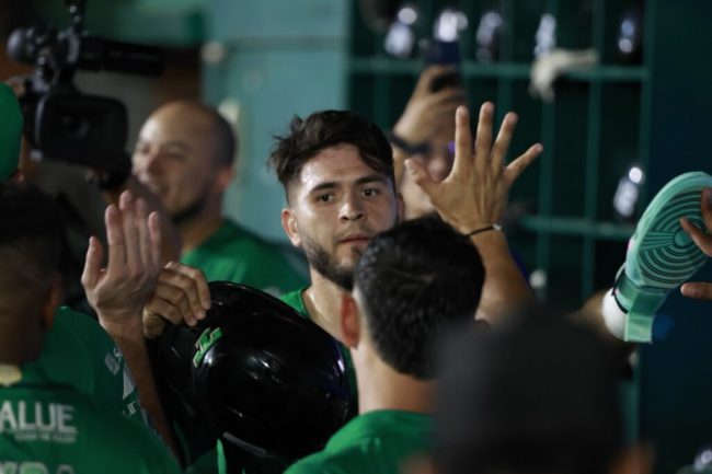 Olmecas de Tabasco vs. Leones de Yucatán, juego 69, 1o de la serie, 8×6 del 110725 en Villahermosa, Jasson Atondo