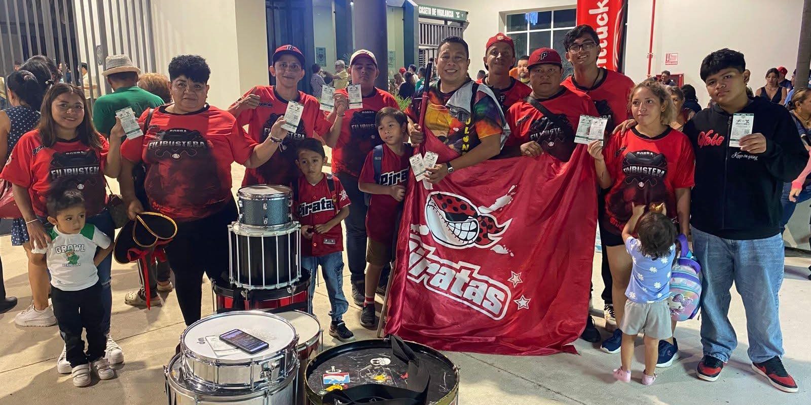 Porra de los Piratas de Campeche, corrida del parque Kukulc+an por protección Civil del 160725 2o de la serie Piratas venció 6×4 a los Leones