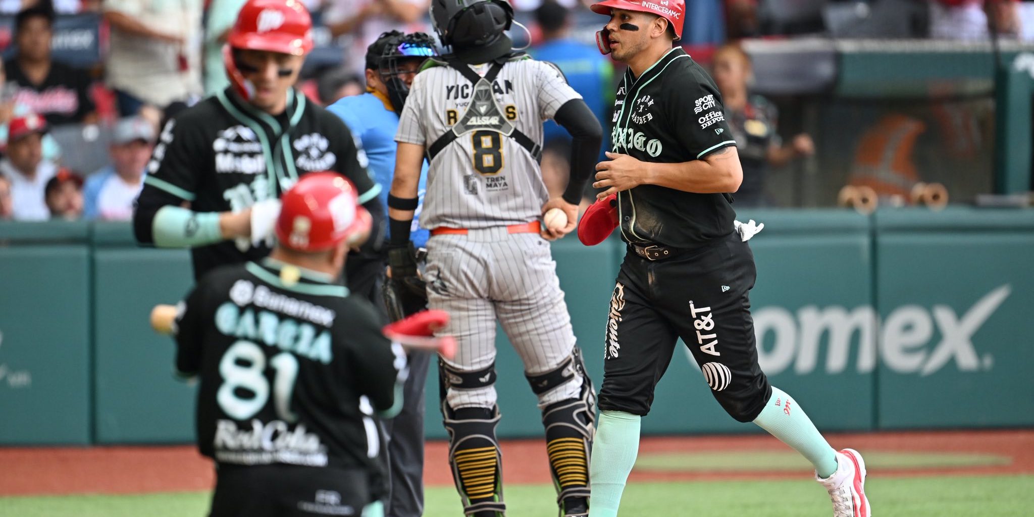 Diablos Rojos del México vs. Leones de Yucatán, 2o juego 1er play off, ventaja Diablos 2-0, 12×2, del 100825 en la Ciudad de México