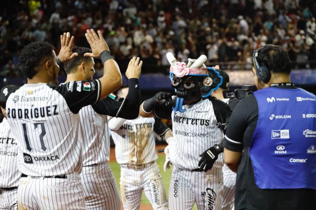 Guerreros de Oaxaca vs. Piratas de Campeche, 1er juego 2o play off, 15×1, del 200821 en Oaxaca