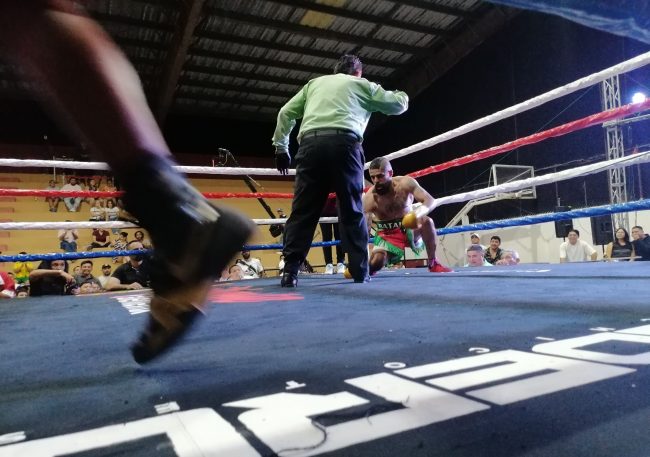 Pedro Alejandro Yeyo Delgado vs. Jorge Batalla Martinez, gkot 2 6 del 230825 en Hunucmá, pelea estelar, Batalla en la lona