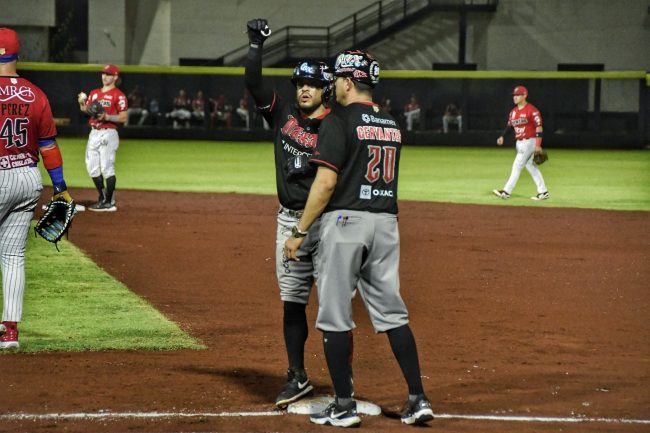 Piratas de Campeche vs. Guerreros de Oaxaca, 4o juego 2o play off, serie empatada, 4×0, del 240825 en Campeche, Jorge Flores
