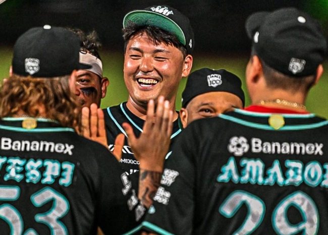 Diablos Rojos del México vs. Piratas de Campeche, 4o juego serie del sur, serie empatada 2-2, 7×5, del 030925 en Campeche, Tomohiro Anraku, salvamento
