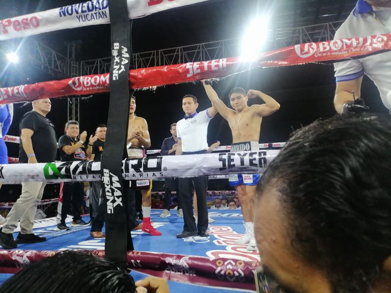 Daniel Garrido vencedor de Miguel Angel coquerito rosas gkot3 del 311025 su vrimera estelar de Garrido, con Josuél Lóez Carcaño.